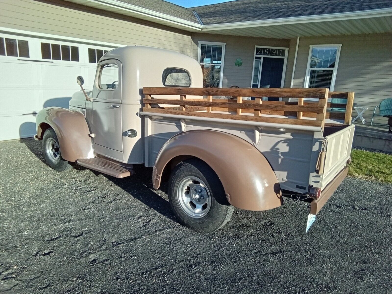 International-Harvester-KB-1-1947-Tan-and-Brown-Tan-and-brown-108212-8