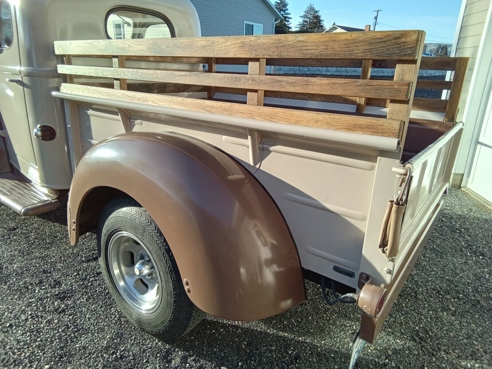 International-Harvester-KB-1-1947-Tan-and-Brown-Tan-and-brown-108212-9