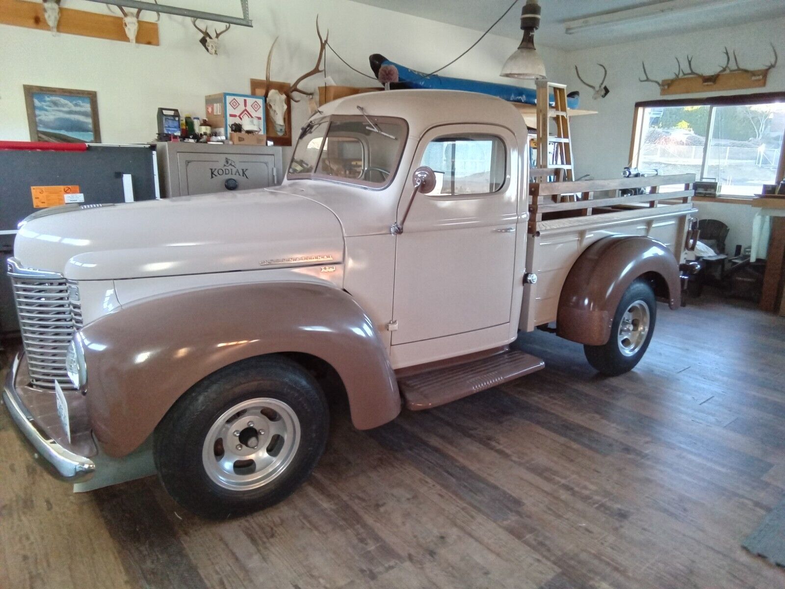 International-Harvester-KB-1-1947-Tan-and-Brown-Tan-and-brown-108212