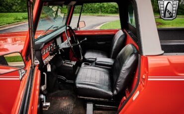 International-Harvester-Scout-1970-Red-Black-92211-10