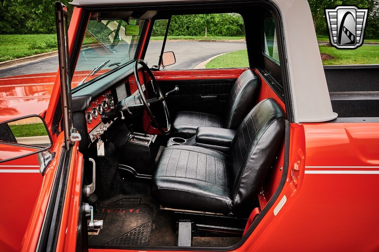 International-Harvester-Scout-1970-Red-Black-92211-10