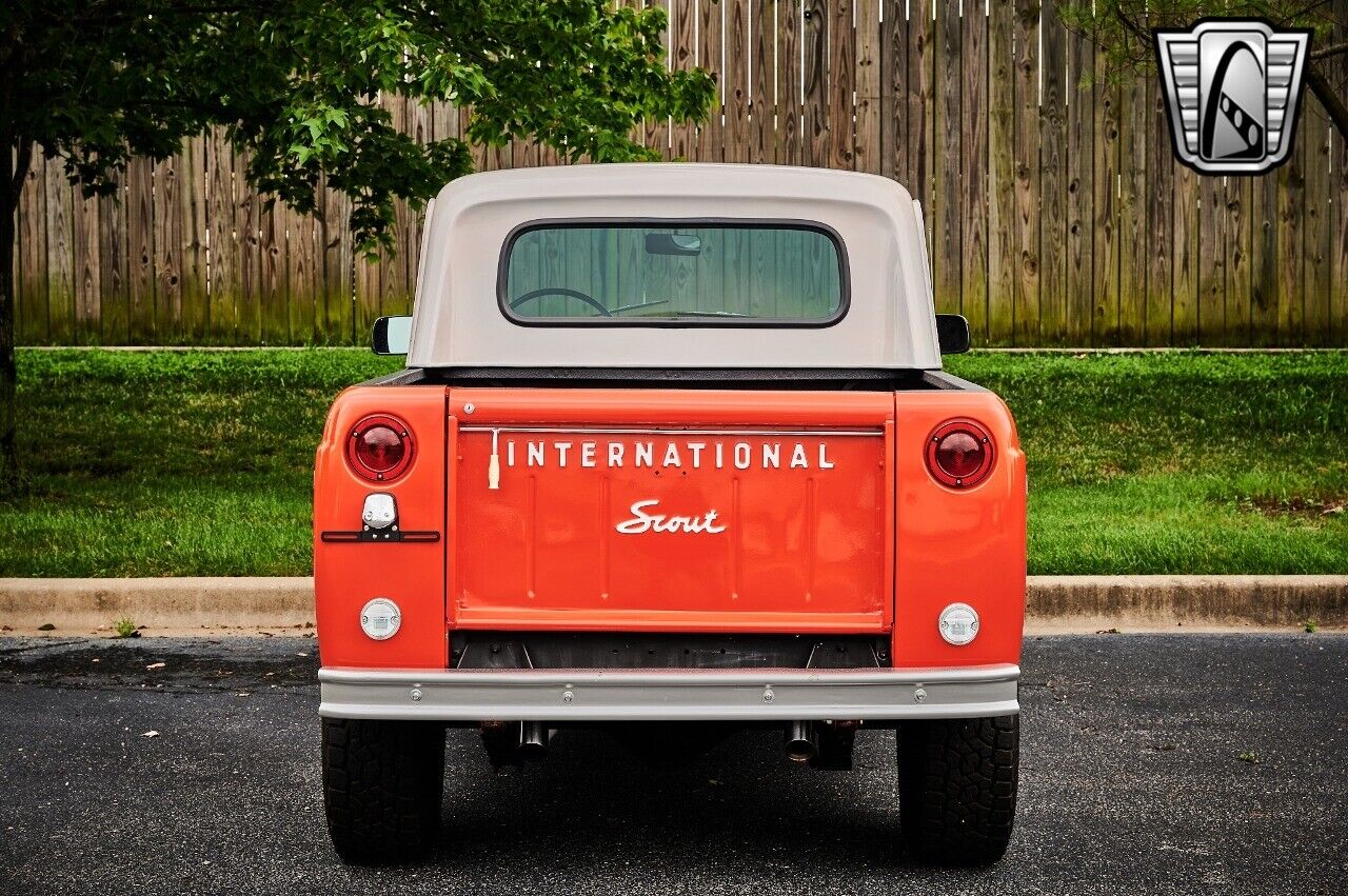 International-Harvester-Scout-1970-Red-Black-92211-5