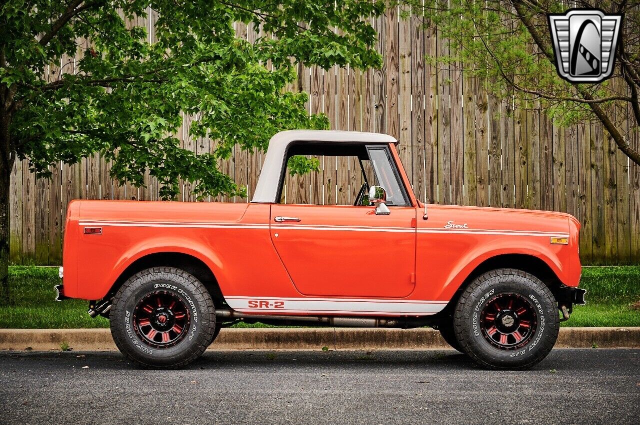 International-Harvester-Scout-1970-Red-Black-92211-7