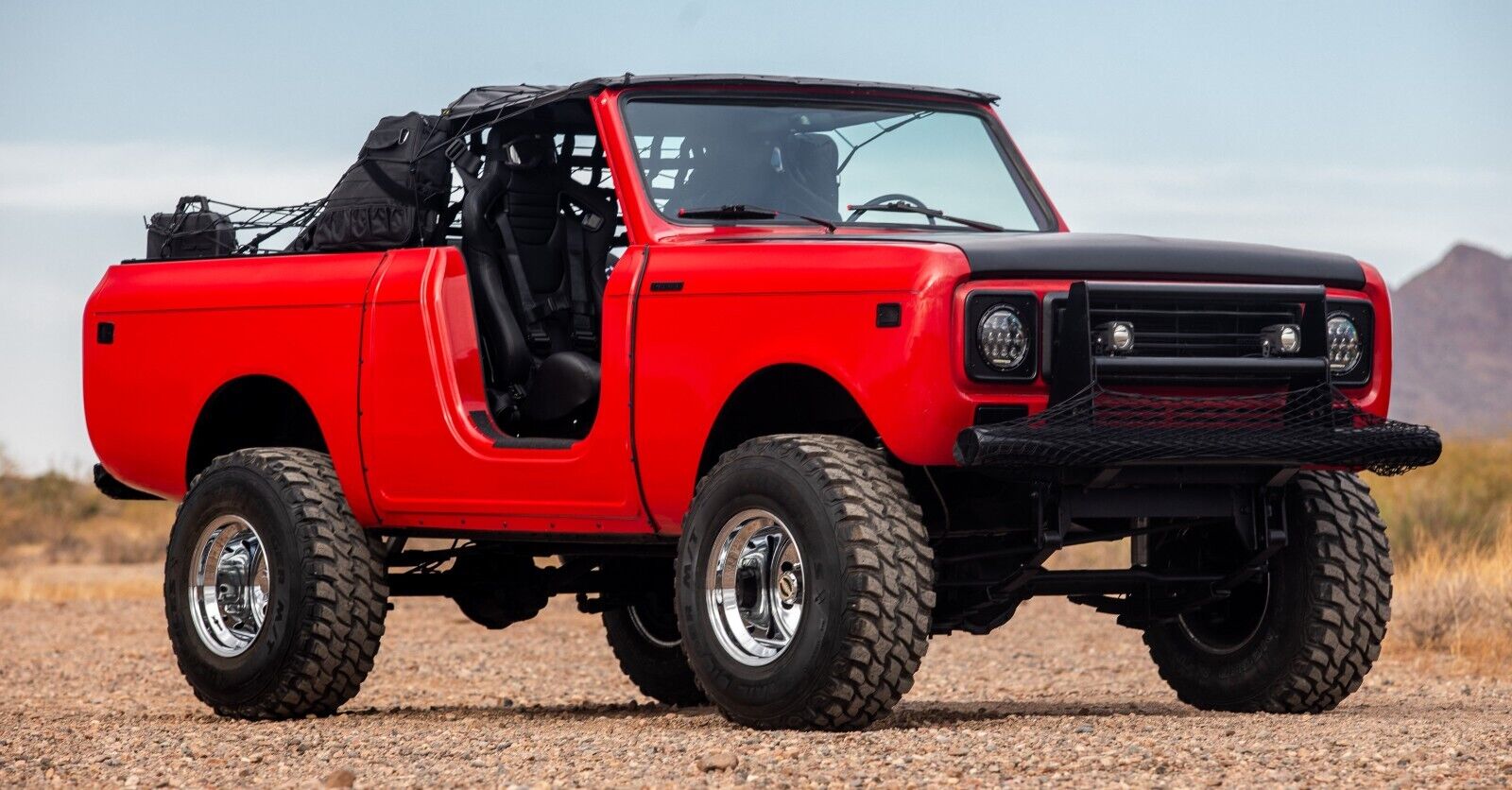 International-Harvester-Scout-1978-Red-Black-805-2