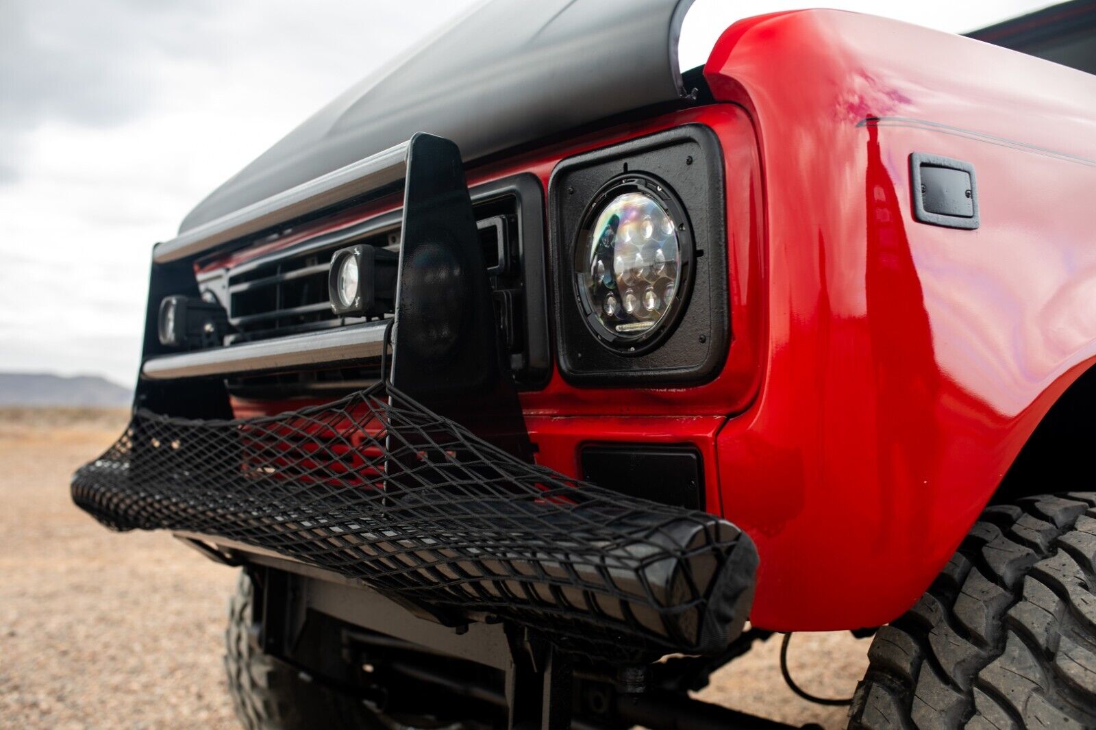 International-Harvester-Scout-1978-Red-Black-805-28