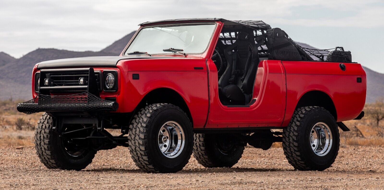 International-Harvester-Scout-1978-Red-Black-805-3