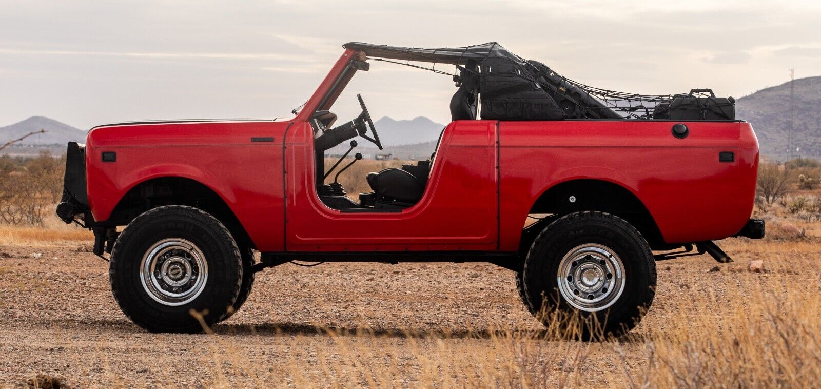 International-Harvester-Scout-1978-Red-Black-805-6