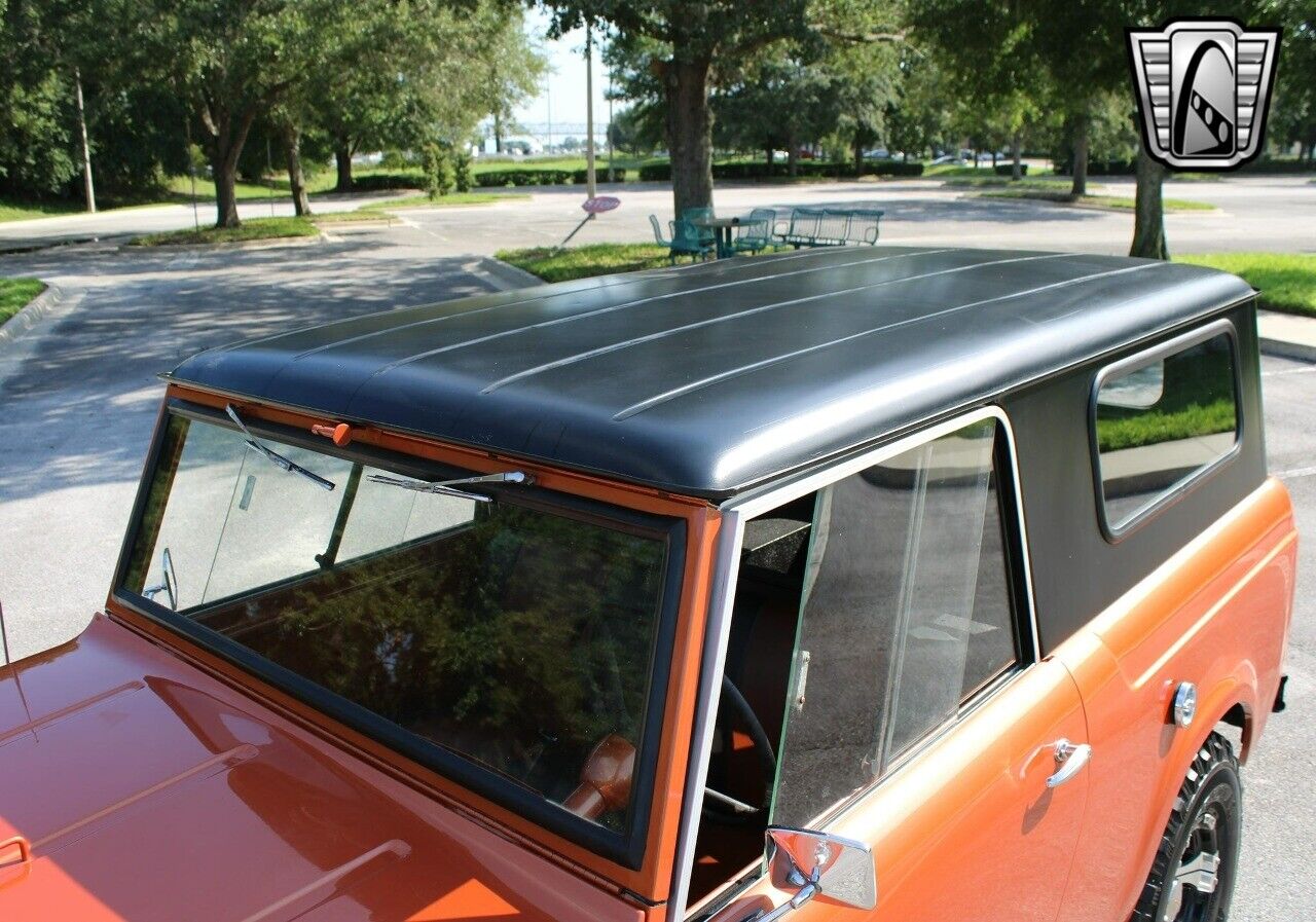 International-Harvester-Scout-Pickup-1963-Orange-Black-94328-10