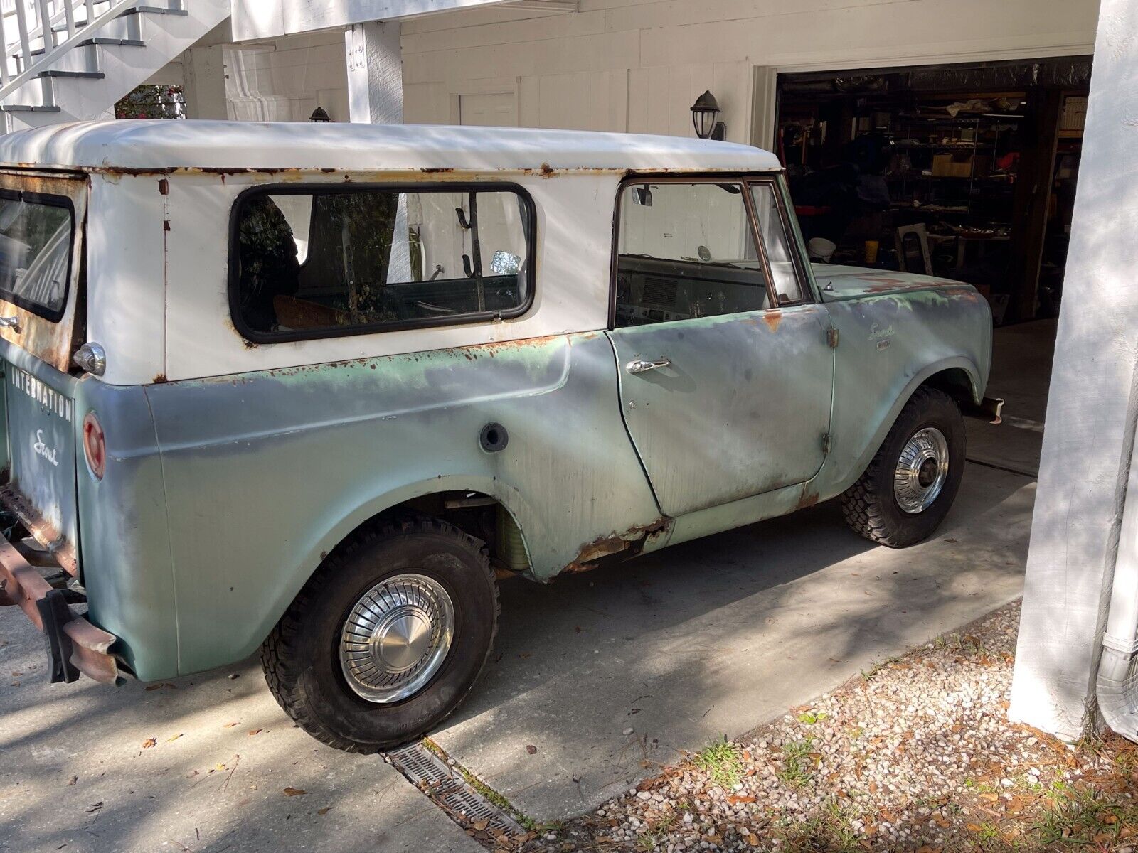 International-Harvester-Scout-SUV-1966-Blue-Gray-24216-12