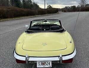 Jaguar-E-Type-4.2-1970-Yellow-85295-5