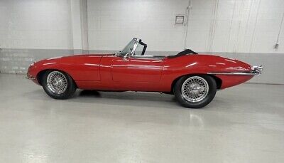 Jaguar-E-Type-4.2-Cabriolet-1967-Red-66253-1