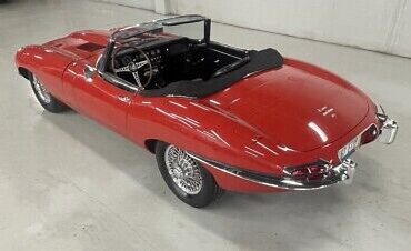 Jaguar-E-Type-4.2-Cabriolet-1967-Red-66253-15