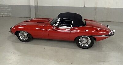 Jaguar-E-Type-4.2-Cabriolet-1967-Red-66253-2