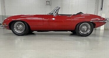 Jaguar-E-Type-4.2-Cabriolet-1967-Red-66253-3