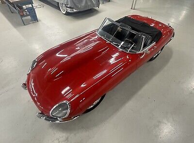 Jaguar-E-Type-4.2-Cabriolet-1967-Red-66253-5