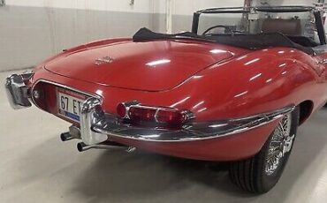 Jaguar-E-Type-4.2-Cabriolet-1967-Red-66253-7