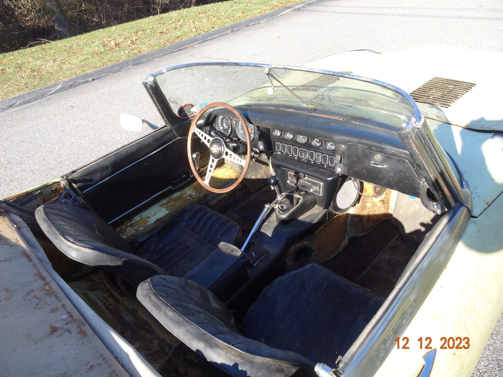 Jaguar-E-Type-Cabriolet-1968-Yellow-Black-58804-14