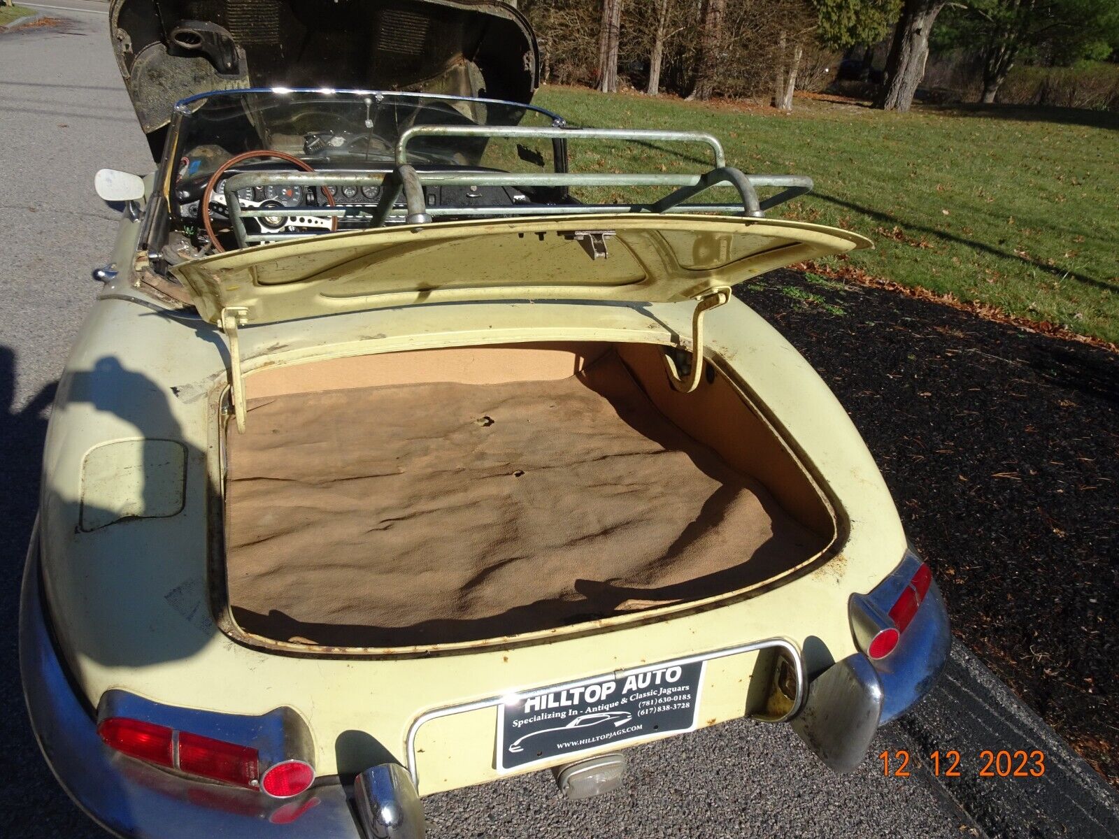 Jaguar-E-Type-Cabriolet-1968-Yellow-Black-58804-16