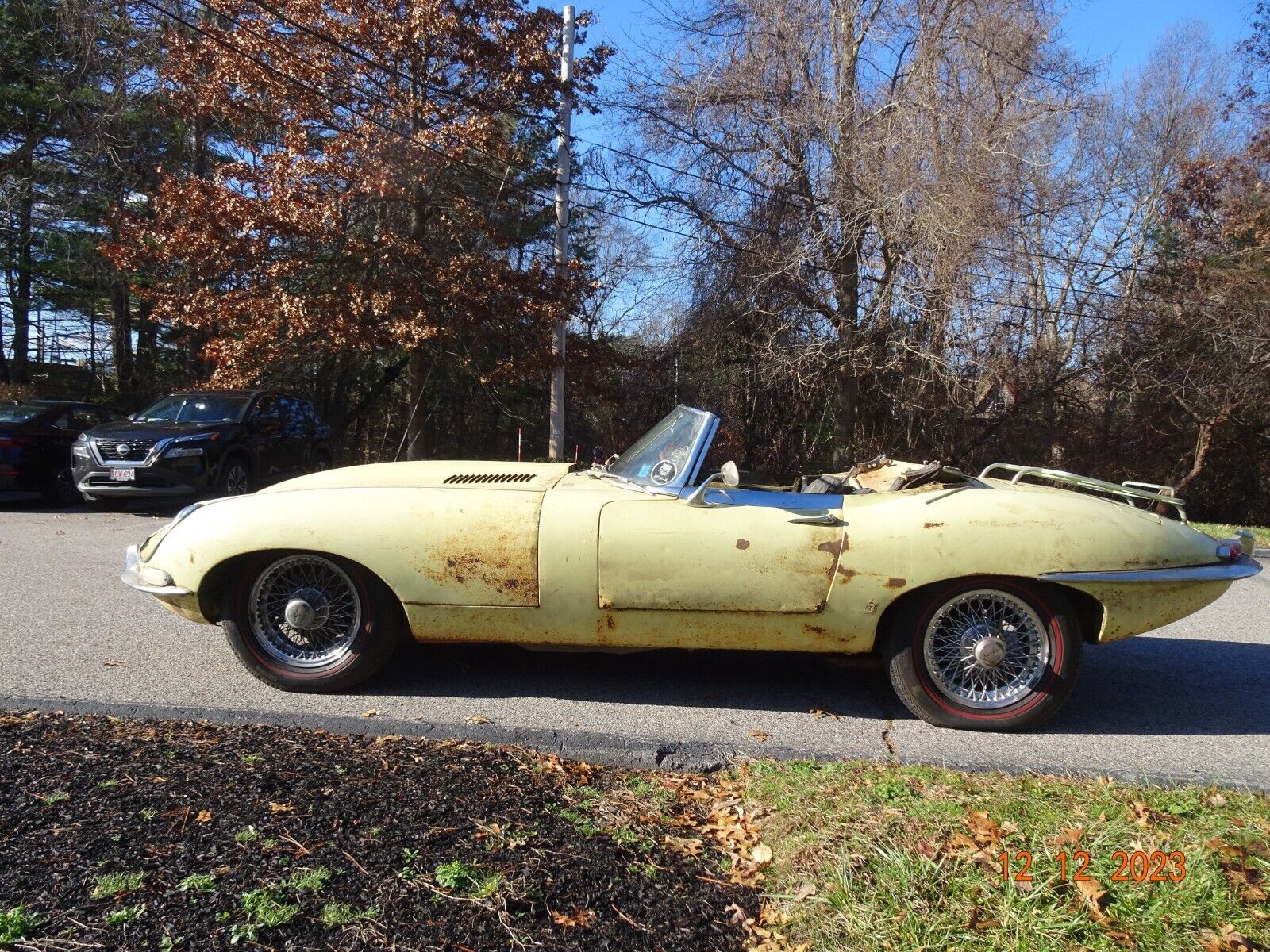 Jaguar-E-Type-Cabriolet-1968-Yellow-Black-58804-8