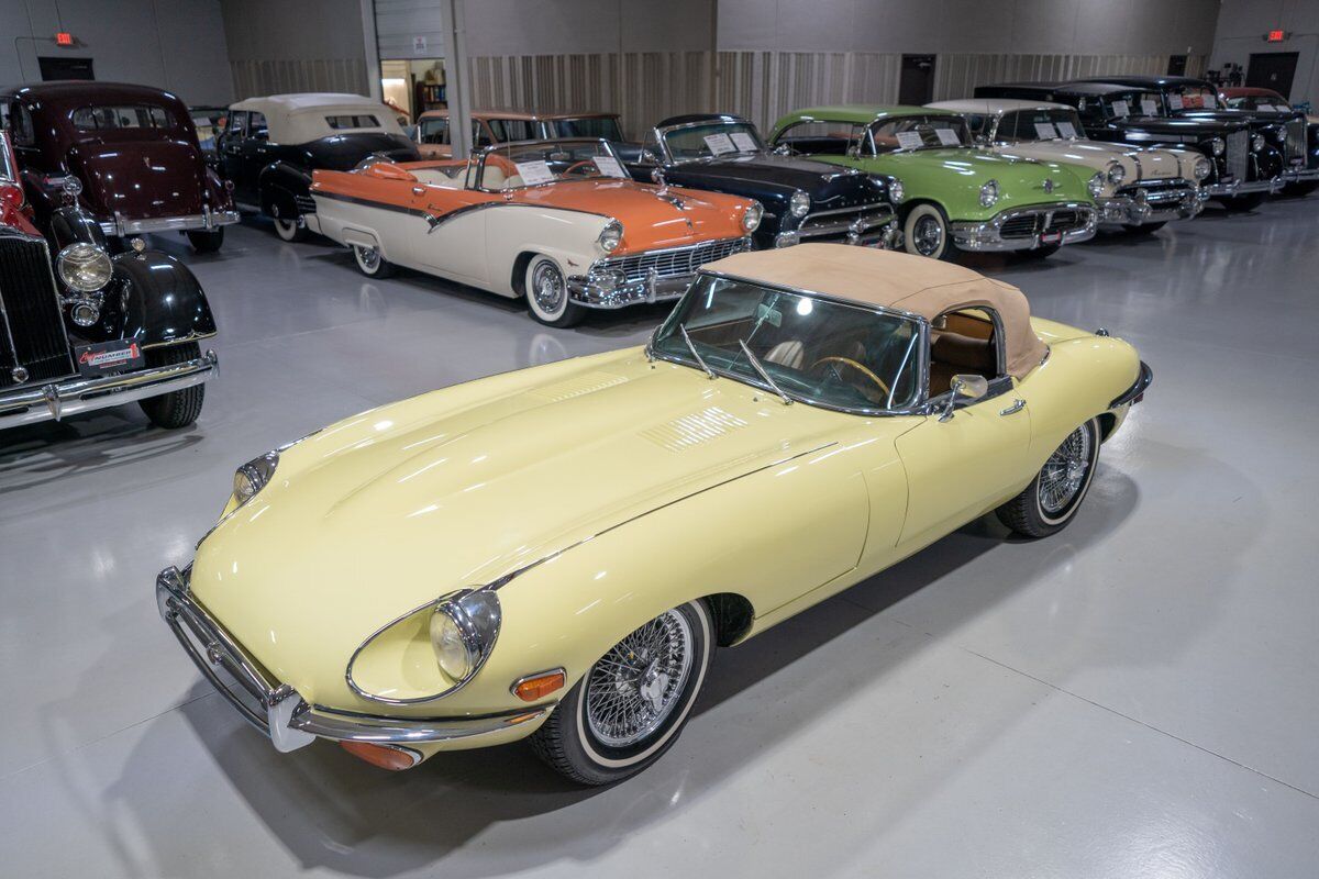 Jaguar-E-Type-Cabriolet-1969-Yellow-Saddle-159599-12