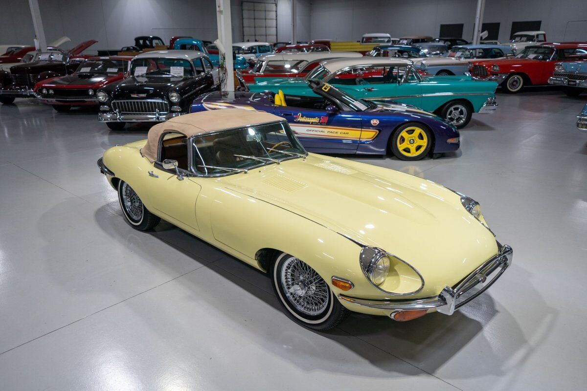 Jaguar-E-Type-Cabriolet-1969-Yellow-Saddle-159599-14