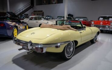 Jaguar-E-Type-Cabriolet-1969-Yellow-Saddle-159599-24