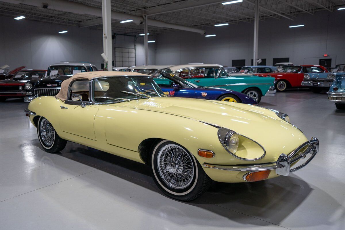 Jaguar-E-Type-Cabriolet-1969-Yellow-Saddle-159599-30