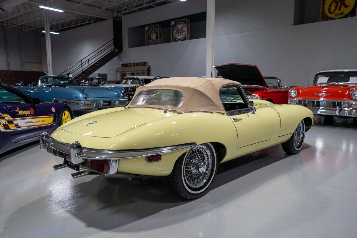 Jaguar-E-Type-Cabriolet-1969-Yellow-Saddle-159599-32