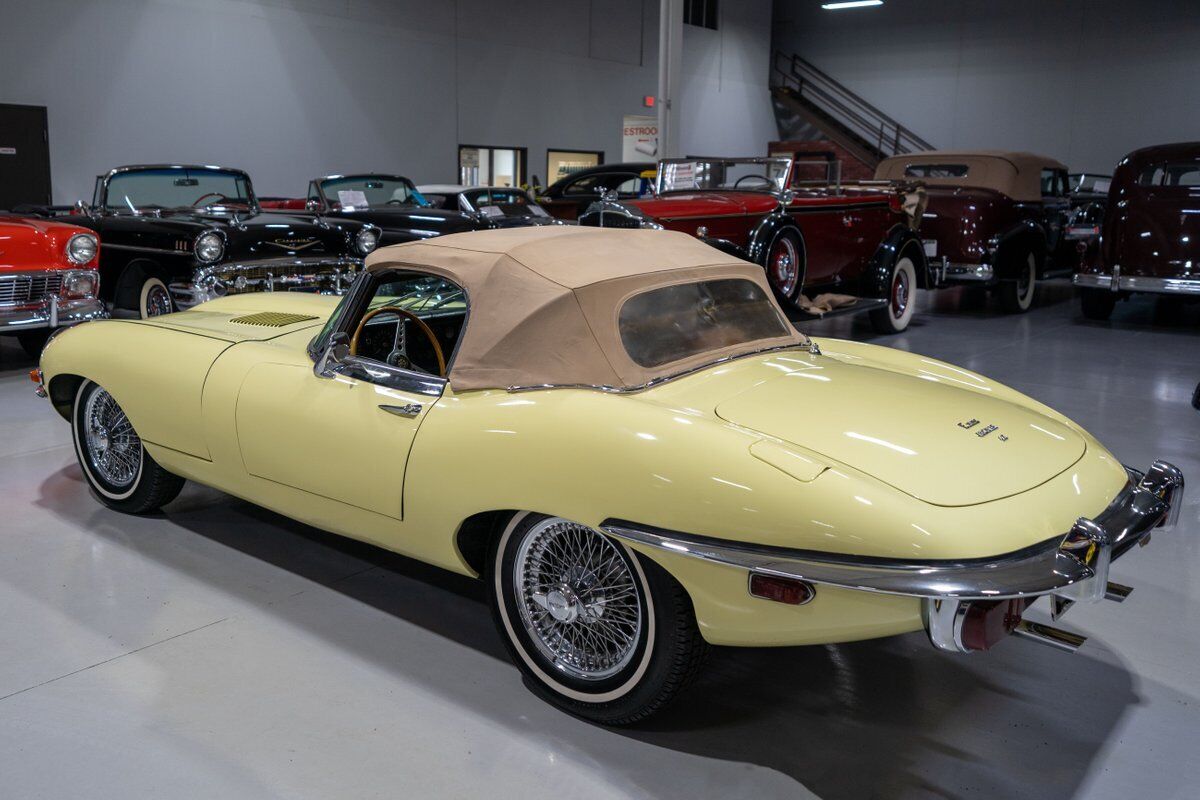 Jaguar-E-Type-Cabriolet-1969-Yellow-Saddle-159599-34