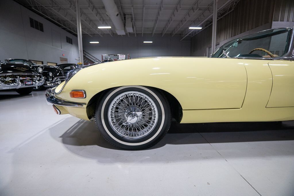 Jaguar-E-Type-Cabriolet-1969-Yellow-Saddle-159599-36