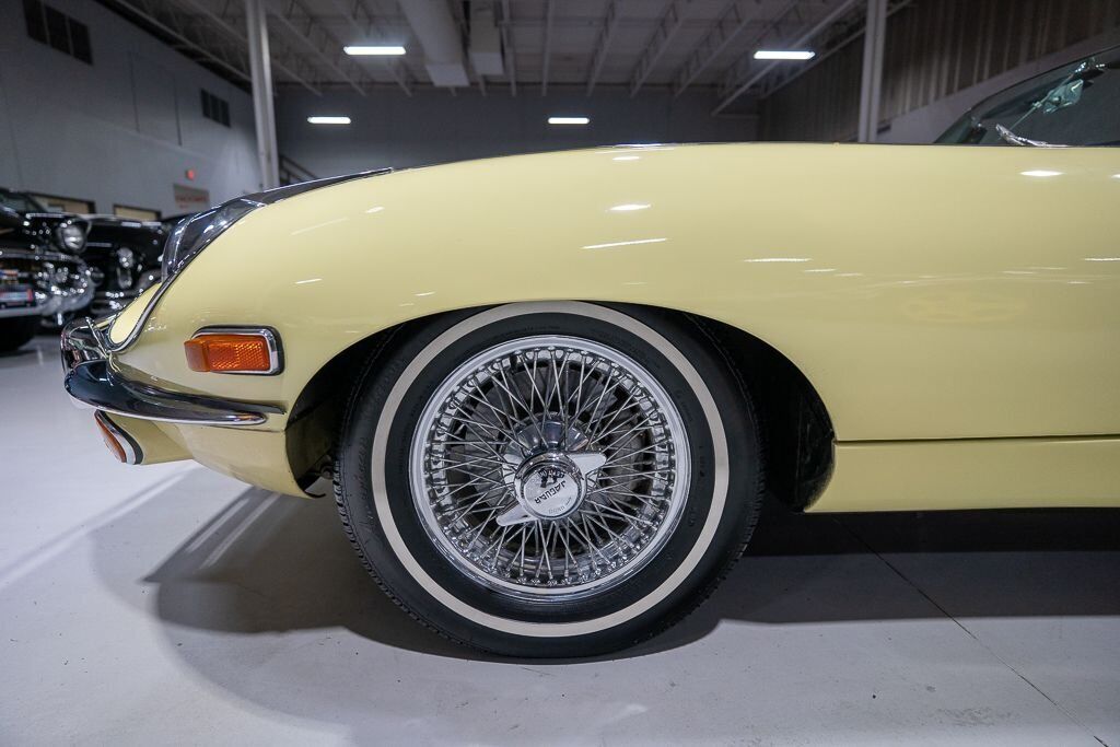 Jaguar-E-Type-Cabriolet-1969-Yellow-Saddle-159599-37