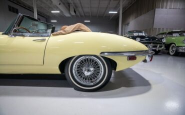 Jaguar-E-Type-Cabriolet-1969-Yellow-Saddle-159599-38