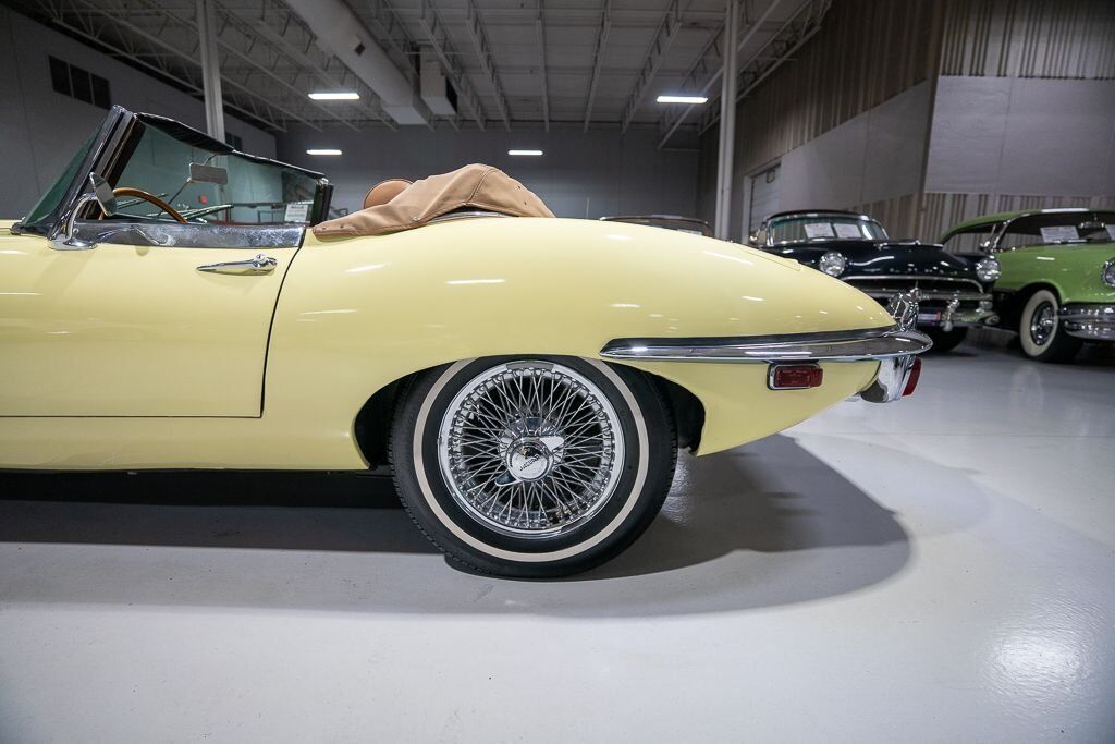 Jaguar-E-Type-Cabriolet-1969-Yellow-Saddle-159599-38