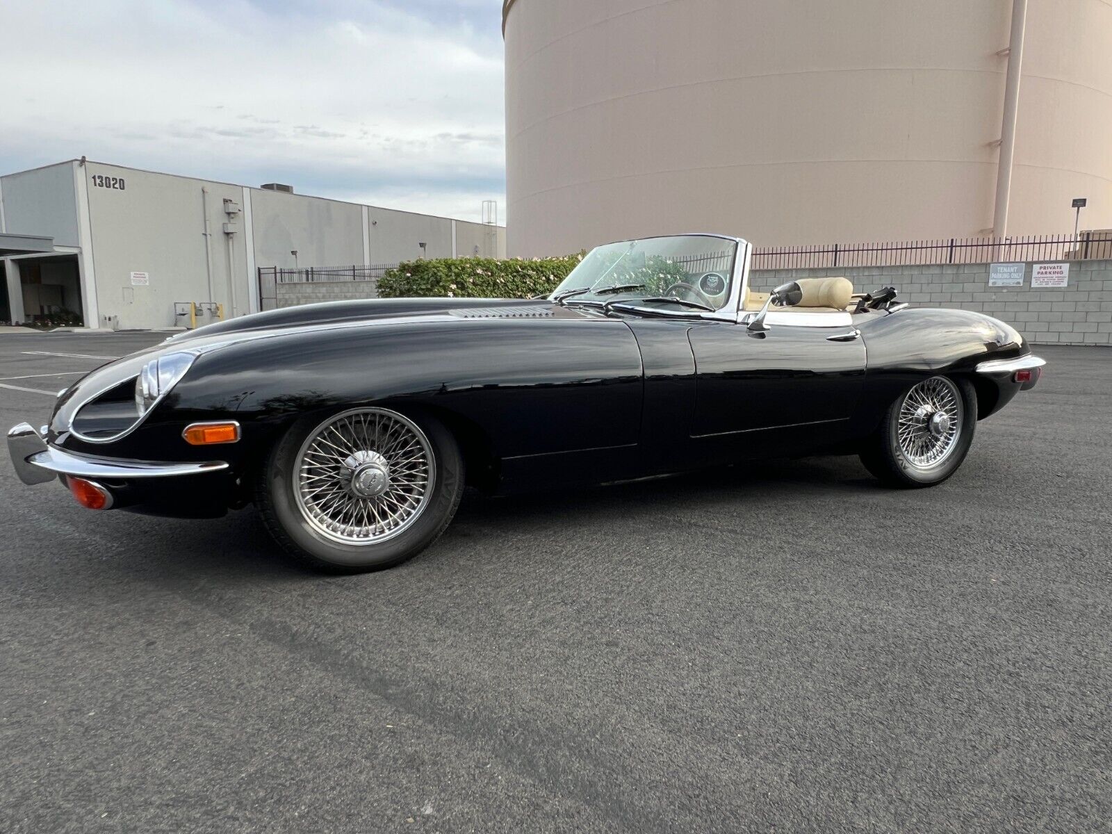 Jaguar-E-Type-Cabriolet-1970-Black-Black-52640-10