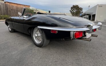 Jaguar-E-Type-Cabriolet-1970-Black-Black-52640-16