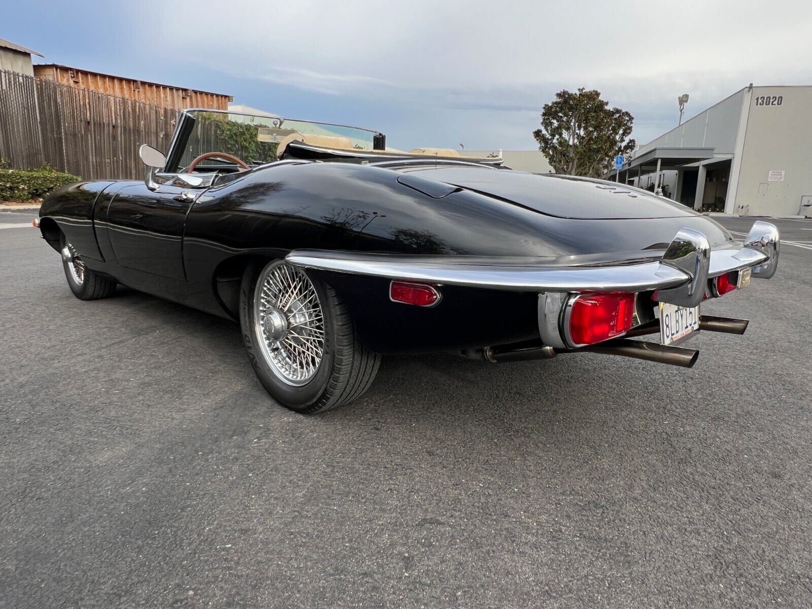 Jaguar-E-Type-Cabriolet-1970-Black-Black-52640-16