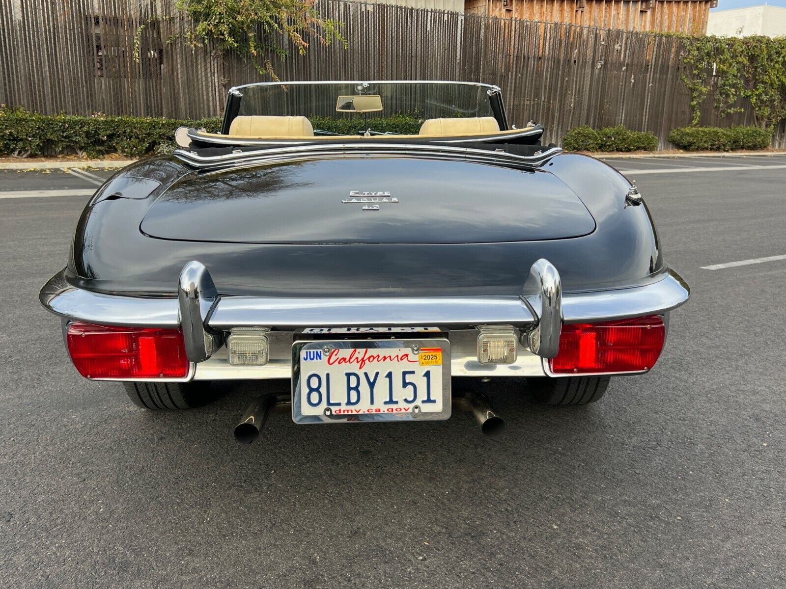 Jaguar-E-Type-Cabriolet-1970-Black-Black-52640-17