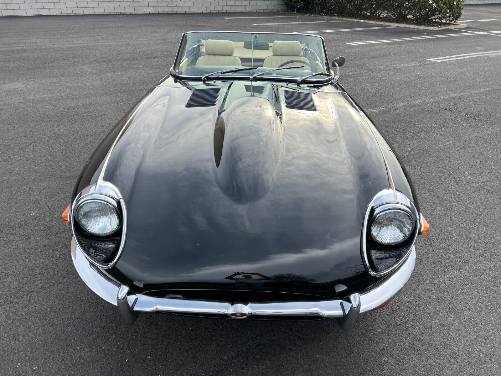 Jaguar-E-Type-Cabriolet-1970-Black-Black-52640-3