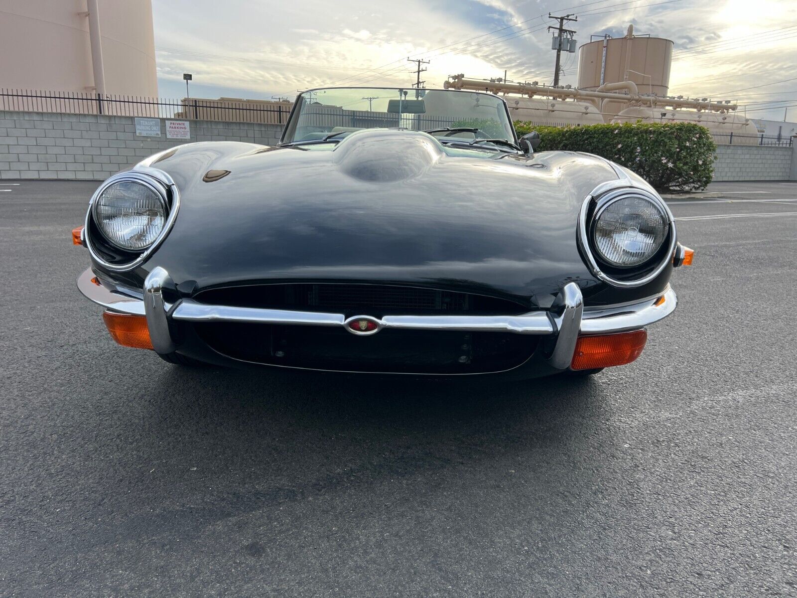 Jaguar-E-Type-Cabriolet-1970-Black-Black-52640-4