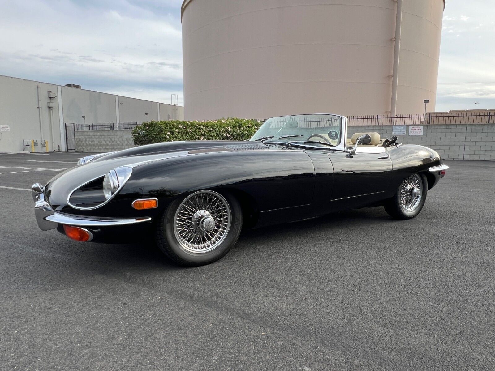 Jaguar-E-Type-Cabriolet-1970-Black-Black-52640-6