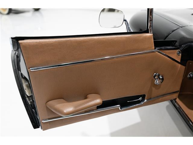 Jaguar-E-Type-Cabriolet-1970-Black-Cinnamon-108209-16