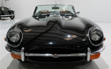 Jaguar-E-Type-Cabriolet-1970-Black-Cinnamon-108209-3