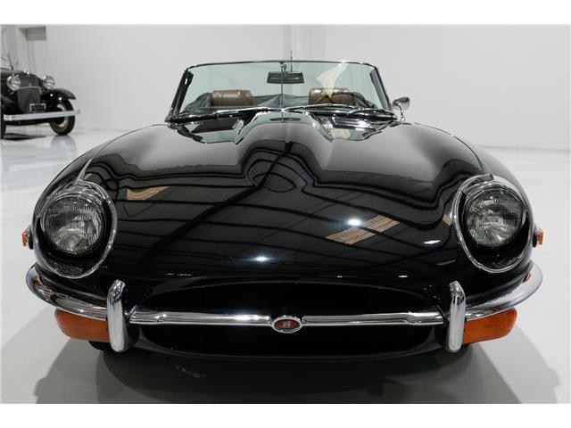 Jaguar-E-Type-Cabriolet-1970-Black-Cinnamon-108209-3