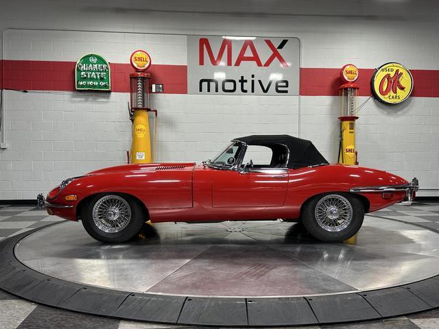 Jaguar-E-Type-Cabriolet-1970-Red-Black-52640-11