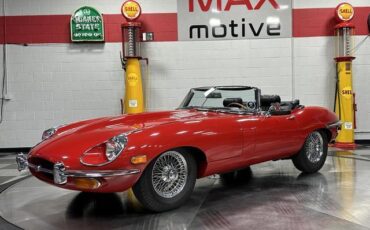 Jaguar-E-Type-Cabriolet-1970-Red-Black-52640-2