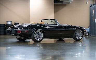 Jaguar-E-Type-Cabriolet-1974-Black-Tan-47542-3