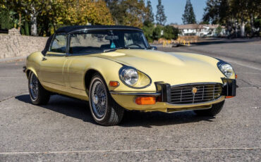 Jaguar-E-Type-Cabriolet-1974-Cream-Black-38064-10