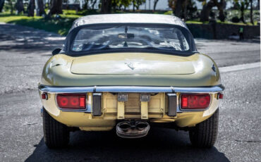 Jaguar-E-Type-Cabriolet-1974-Cream-Black-38064-7