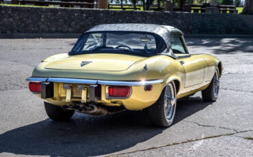 Jaguar-E-Type-Cabriolet-1974-Cream-Black-38064-8