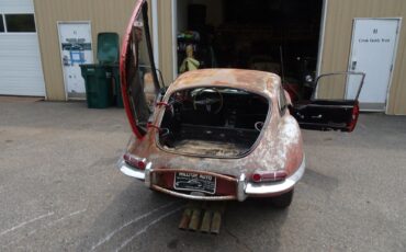 Jaguar-E-Type-Coupe-1964-Red-Black-130592-16